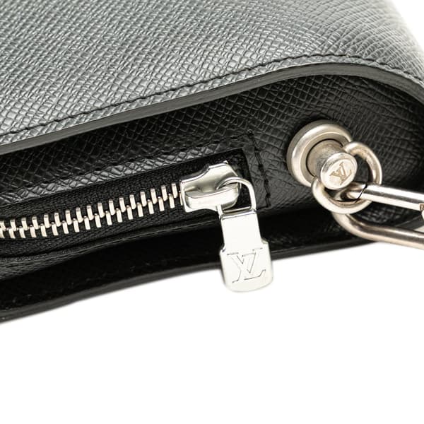 Pre-owned Louis Vuitton Taiga Baikal Black
