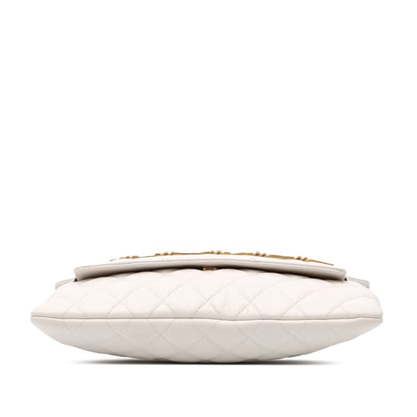 Pre-owned Chanel Quilted Calfskin Logo Enchained Clutch White