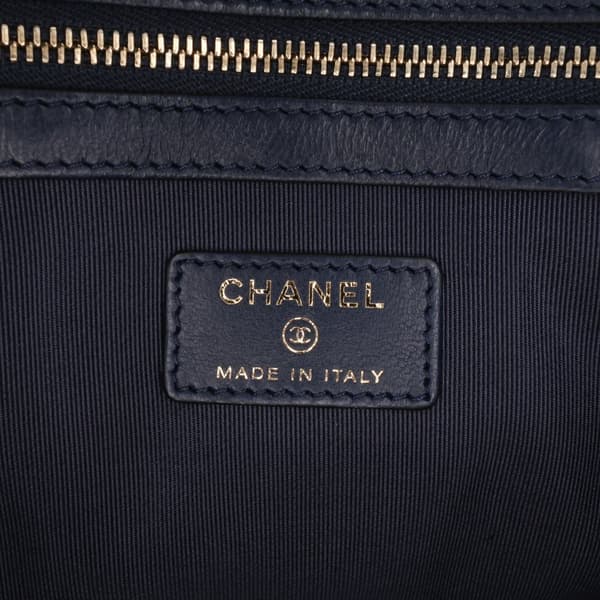 Pre-owned Chanel Medium Quilted Lambskin O Case Clutch Blue