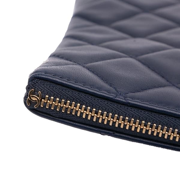 Pre-owned Chanel Medium Quilted Lambskin O Case Clutch Blue