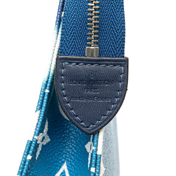 Pre-owned Louis Vuitton Monogram Escale Toiletry Pouch 26 Blue