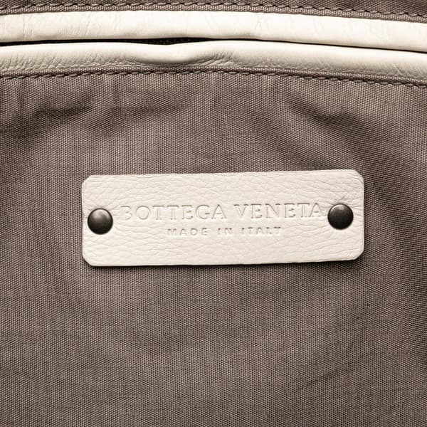 Pre-owned Bottega Veneta Intrecciato Trimmed Leather Wristlet Clutch White
