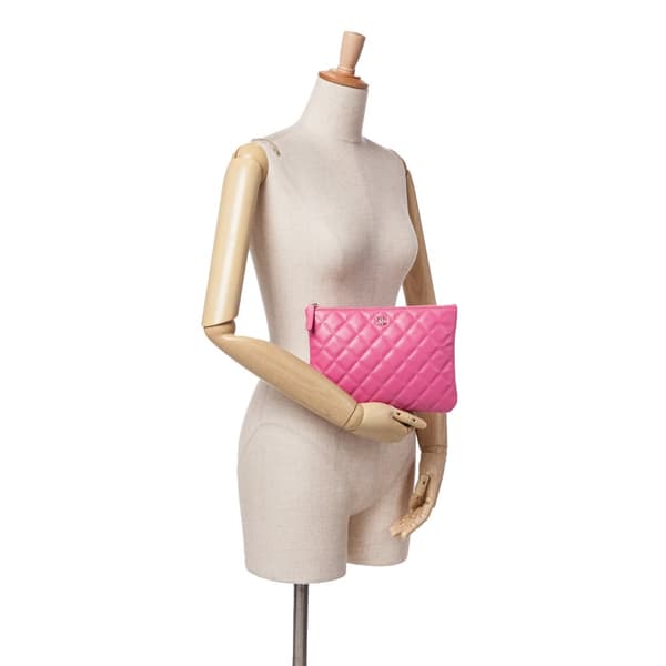 Pre-owned Chanel Small Quilted Caviar O Case Clutch Pink
