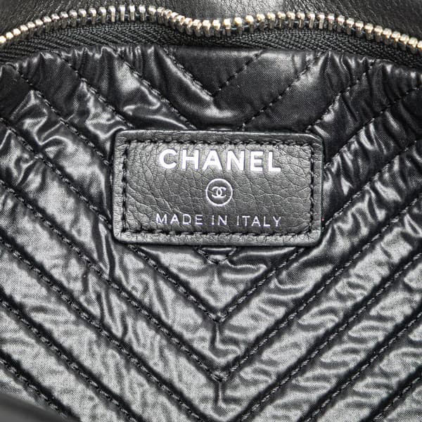 Pre-owned Chanel Chevron Calfskin Boy Fold Over Clutch Black