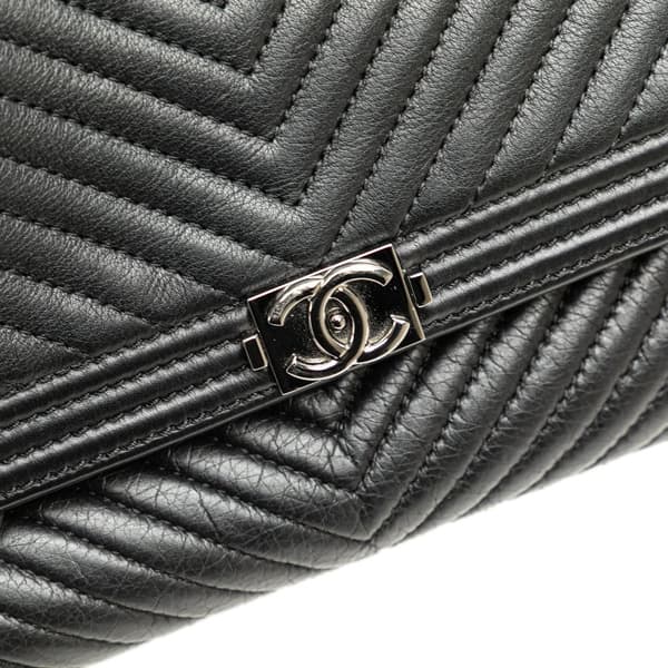 Pre-owned Chanel Chevron Calfskin Boy Fold Over Clutch Black