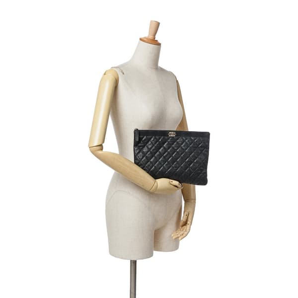 Pre-owned Chanel Medium Quilted Caviar Boy O Case Clutch Black