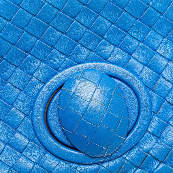 Pre-owned Bottega Veneta Nappa Intrecciato Turn Lock Clutch Blue