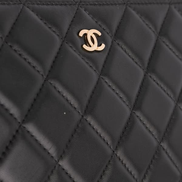 Pre-owned Chanel Medium Quilted Lambskin O Case Clutch Black