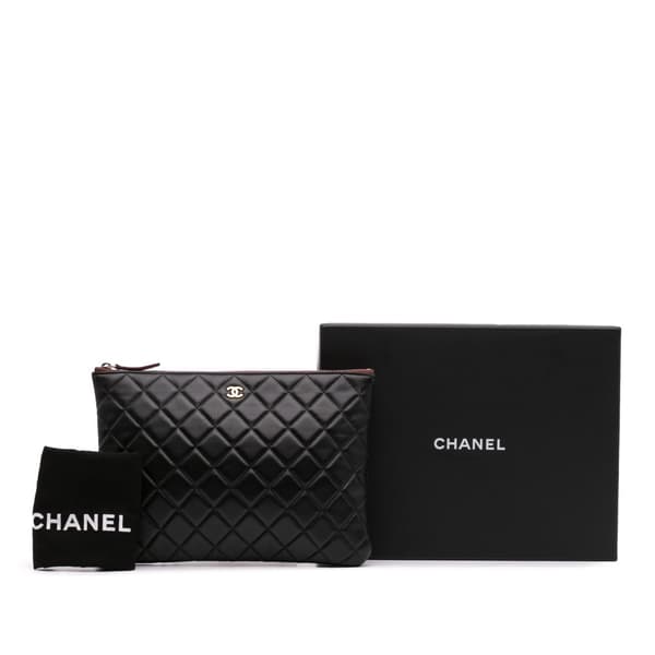 Pre-owned Chanel Medium Quilted Lambskin O Case Clutch Black
