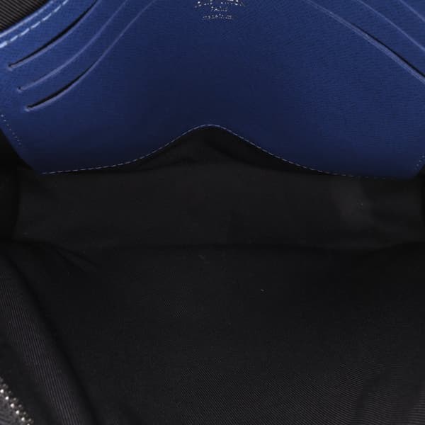 Pre-owned Louis Vuitton Monogram Taigarama Pochette Voyage MM Blue