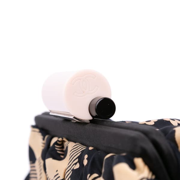 Pre-owned Chanel CC Silk Camellia Frame Clutch Black