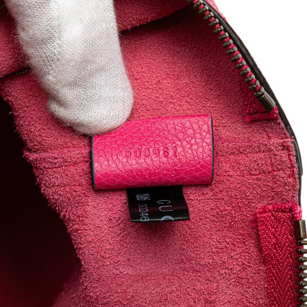 Pre-owned Gucci Medium Leather Logo Portfolio Clutch Pink