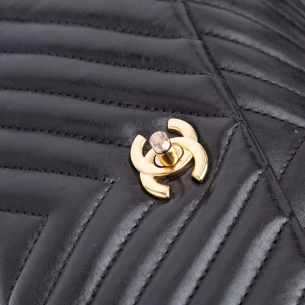Pre-owned Chanel Chevron Lambskin Fold Up Again Clutch Black