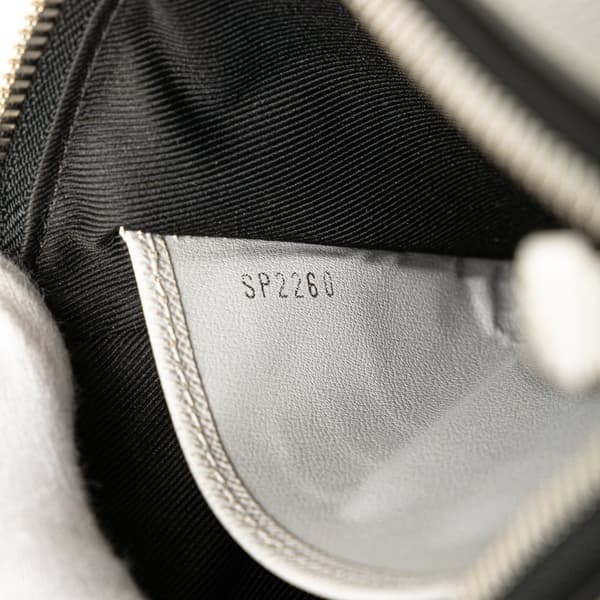 Pre-owned Louis Vuitton Monogram Taigarama Pochette Discovery PM White