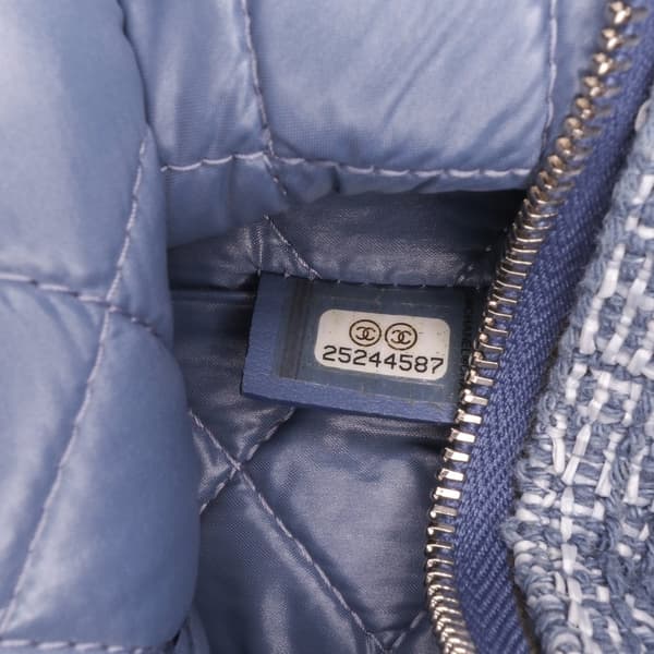 Pre-owned Chanel Large Tweed Deauville O Case Clutch Blue
