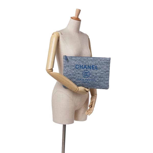 Pre-owned Chanel Large Tweed Deauville O Case Clutch Blue