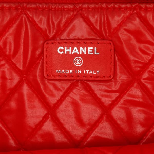 Pre-owned Chanel Medium Printed Lambskin Cuba La Habana O Case Clutch Red