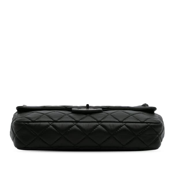 Pre-owned Chanel Reissue 2.55 Metallic Lambskin Roll Clutch Black