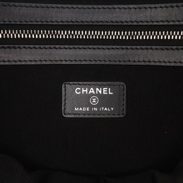 Pre-owned Chanel Large Diagonal Chevron Calfskin Tassel O Case Clutch Black