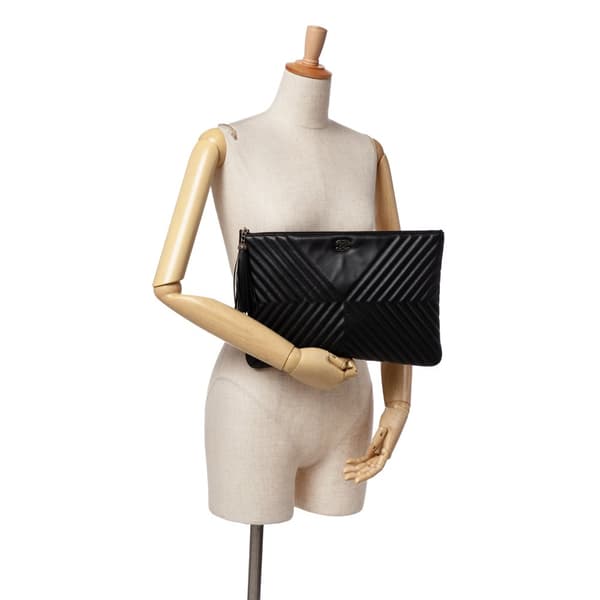 Pre-owned Chanel Large Diagonal Chevron Calfskin Tassel O Case Clutch Black