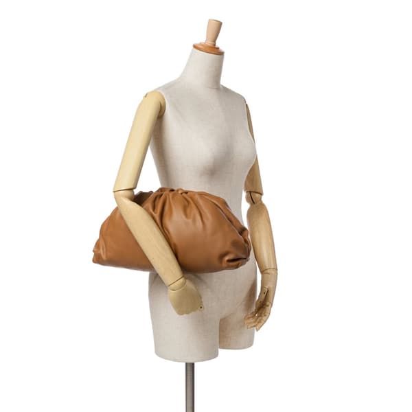 Pre-owned Bottega Veneta Lambskin The Pouch Brown