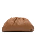 Miniatyrbillede 1 af 8: Pre-owned Bottega Veneta Lambskin The Pouch Brown