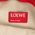Miniatyrbillede 5 af 10: Pre-owned LOEWE Leather Anagram T Clutch Red