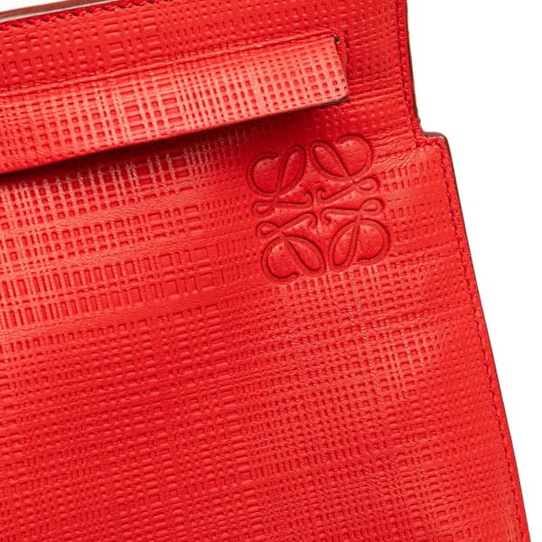 Pre-owned LOEWE Leather Anagram T Clutch Red