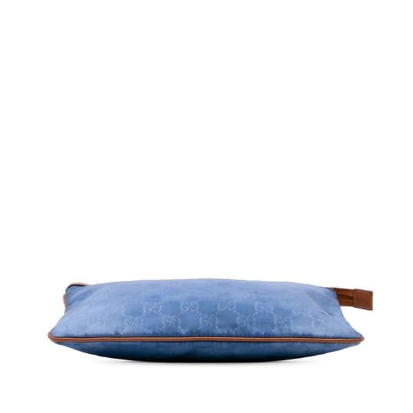 Pre-owned Gucci GG Nylon Top Zip Clutch Blue