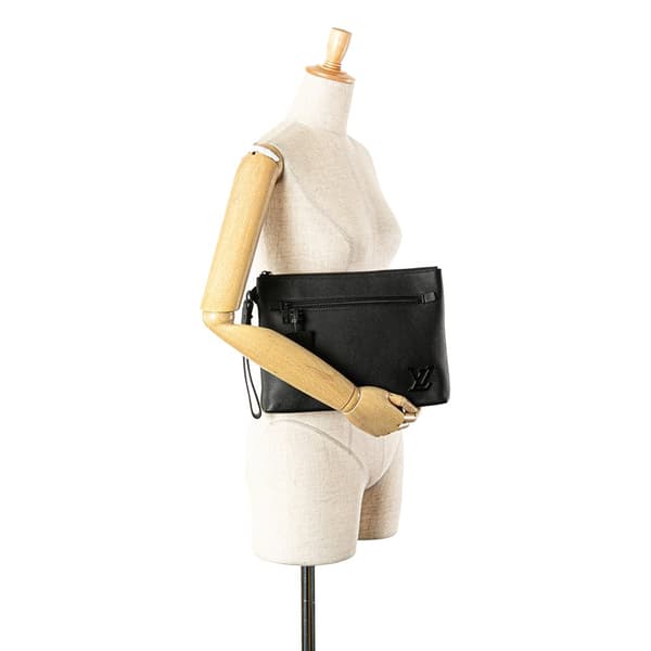 Pre-owned Louis Vuitton Aerogram Takeoff Pouch Black