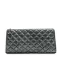 Pikkukuva 1 / 9: Pre-owned Chanel CC Quilted Metallic Calfskin Zip Clutch Silver