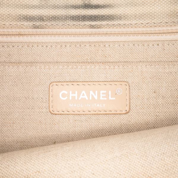 Pre-owned Chanel Canvas Iliad Flap Clutch White