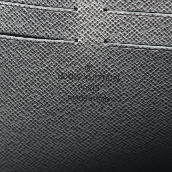Pre-owned Louis Vuitton Monogram Taigarama Pochette Voyage MM Gray