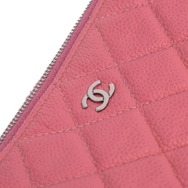 Pre-owned Chanel Large Quilted Caviar O Case Clutch Pink