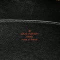 Miniatyrbilde 5 av 10: Pre-owned Louis Vuitton Epi Pochette Homme Black