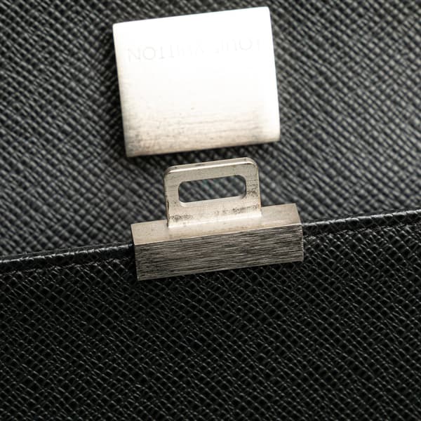 Pre-owned Louis Vuitton Taiga Selenga Black
