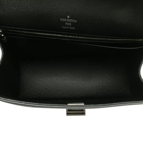 Pre-owned Louis Vuitton Taiga Selenga Black