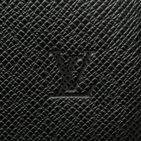 Pre-owned Louis Vuitton Taiga Selenga Black
