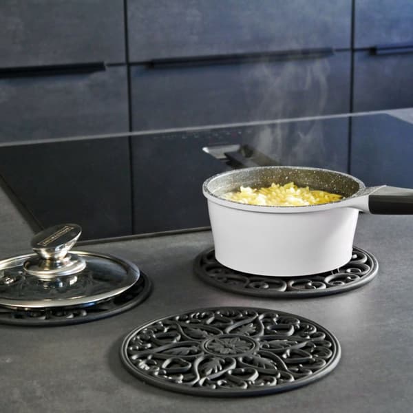 3-delt Underleggssett i silikon Underleggsglass i svart Fleksible bordskånere med non-stick-teknologi Sklisikre, varmebestandige matter med