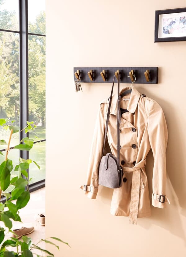 Rootz Modern Design Wall Knagerække - Knagerække - Ægte træ - Sort og guld - Håndlavet - 60cm x 10cm x 8cm