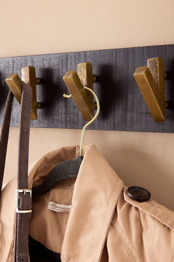 Rootz Modern Design Wall Knagerække - Knagerække - Ægte træ - Sort og guld - Håndlavet - 60cm x 10cm x 8cm