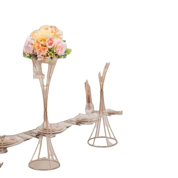 Blomsterställset, Elegant Guldfinish, Hållbar Järnkonstruktion, Tre Storlekar Ingår