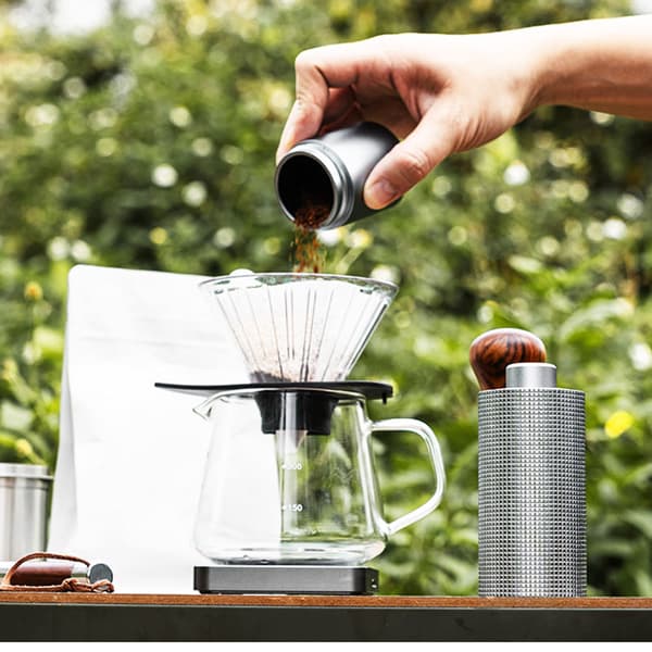 INF CNC Stålkjerne Håndkaffekvern - Trehåndtak Svart Grå