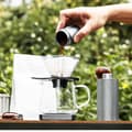 Miniatyrbilde 6 av 8: INF CNC Stålkjerne Håndkaffekvern - Trehåndtak Svart Grå
