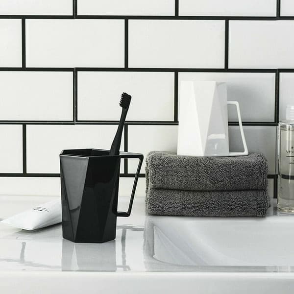 Mugg i Plast, Geometrisk - Vit