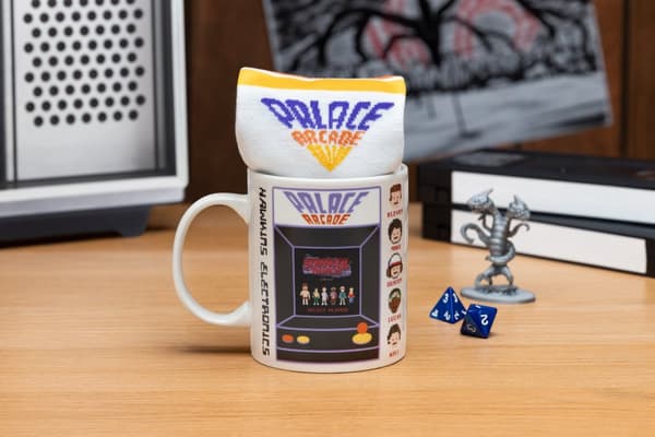Stranger Things - Mugg och strumpor