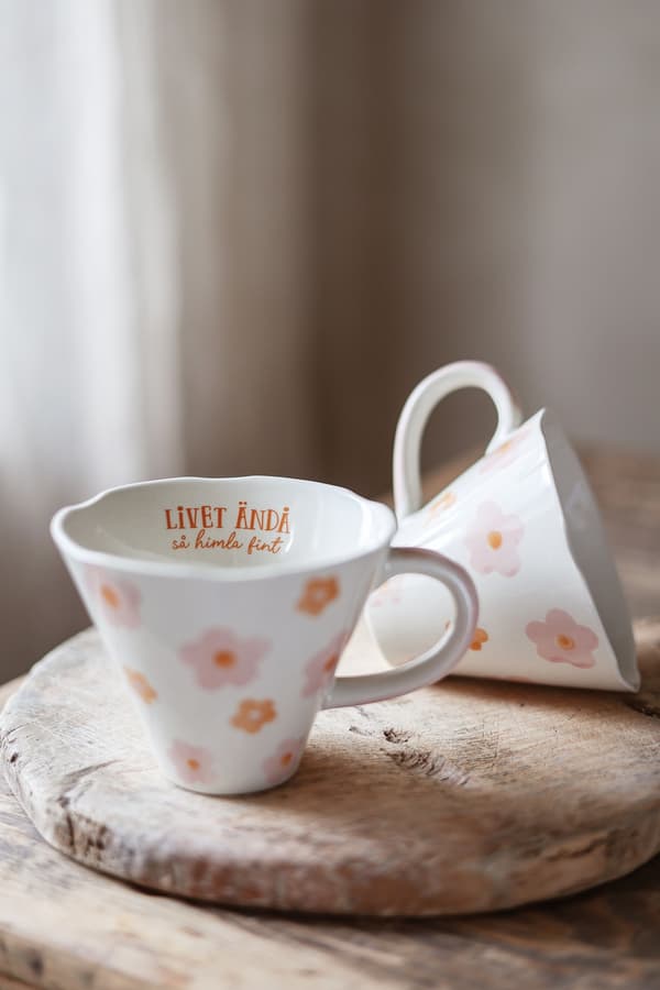 Majas Cottage Mugg Livet ändå, Så himla fint