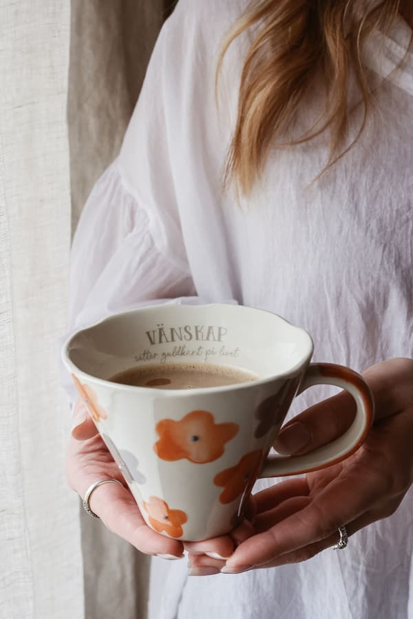 Majas Cottage Mugg Vänskap sätter guldkant på livet