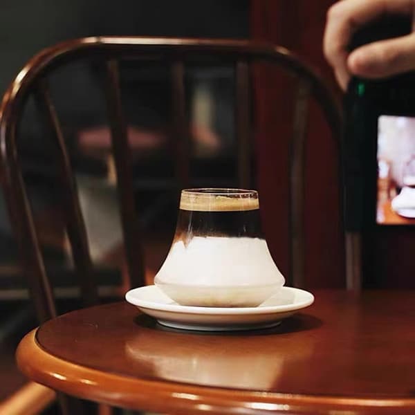 Elegant Glasmugg för Kaffe - Modern Design för Din Dagliga Kopp
