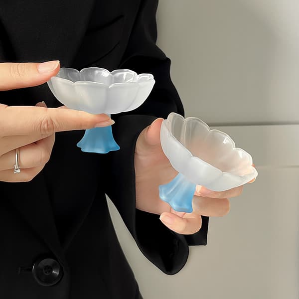 Kirkas ylellinen tyyli himmeä sininen Lotus High Glass Teekuppi / Vesilasi / Viinilasi Kaksiosainen setti, Niche High Value Choice